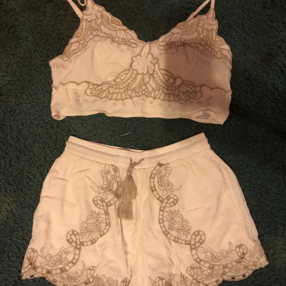 American Eagle Cute White Matching Set